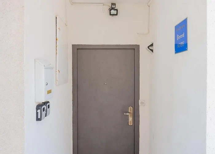 Arsenal بيت ضيافة زادار